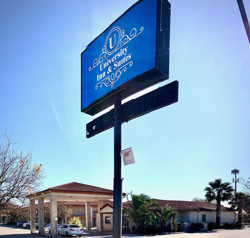 University Inn & Suites San Antonio Exterior photo