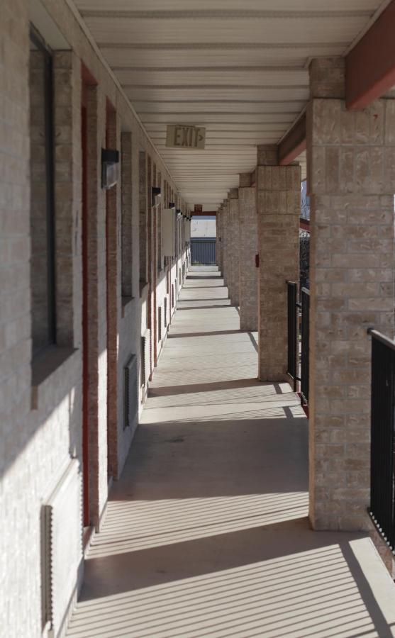 University Inn & Suites San Antonio Exterior photo