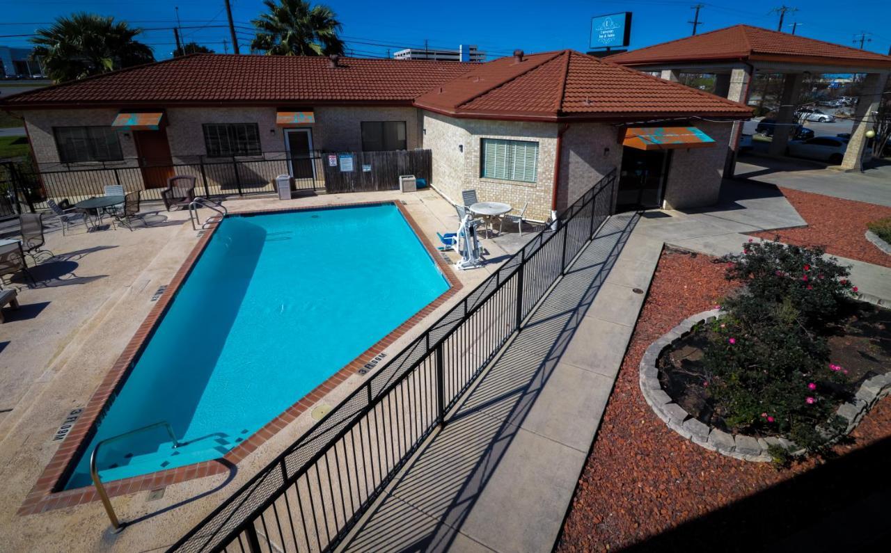 University Inn & Suites San Antonio Exterior photo